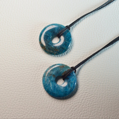 Blauer Apatit Donut - 30mm