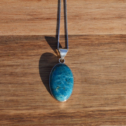 Blauer Apatit Anhänger