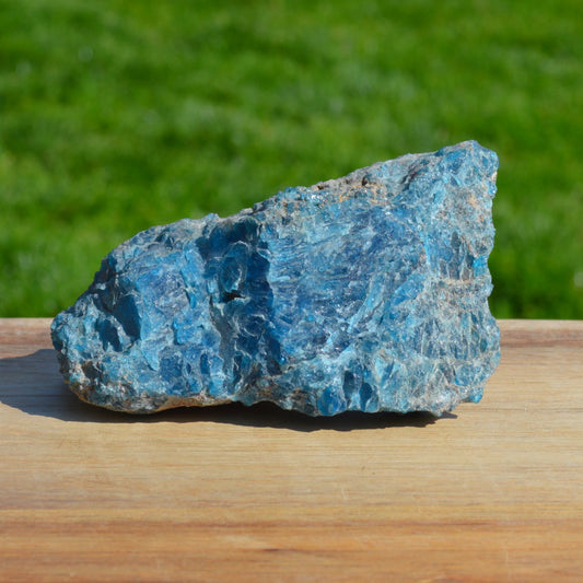 Blauer Apatit Rohstein