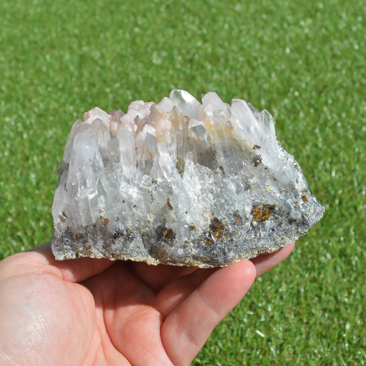 Bergkristall Stufe mit Pyrit und Rosa Calcit