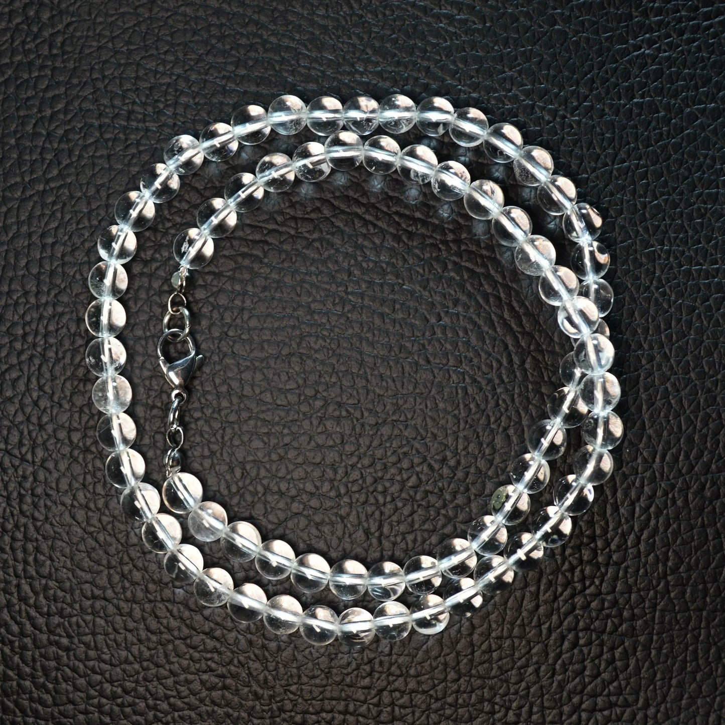 Elegante Bergkristall Kette mit transparenten 6mm Kristallperlen – perfekt als Geschenk oder für den Alltag.