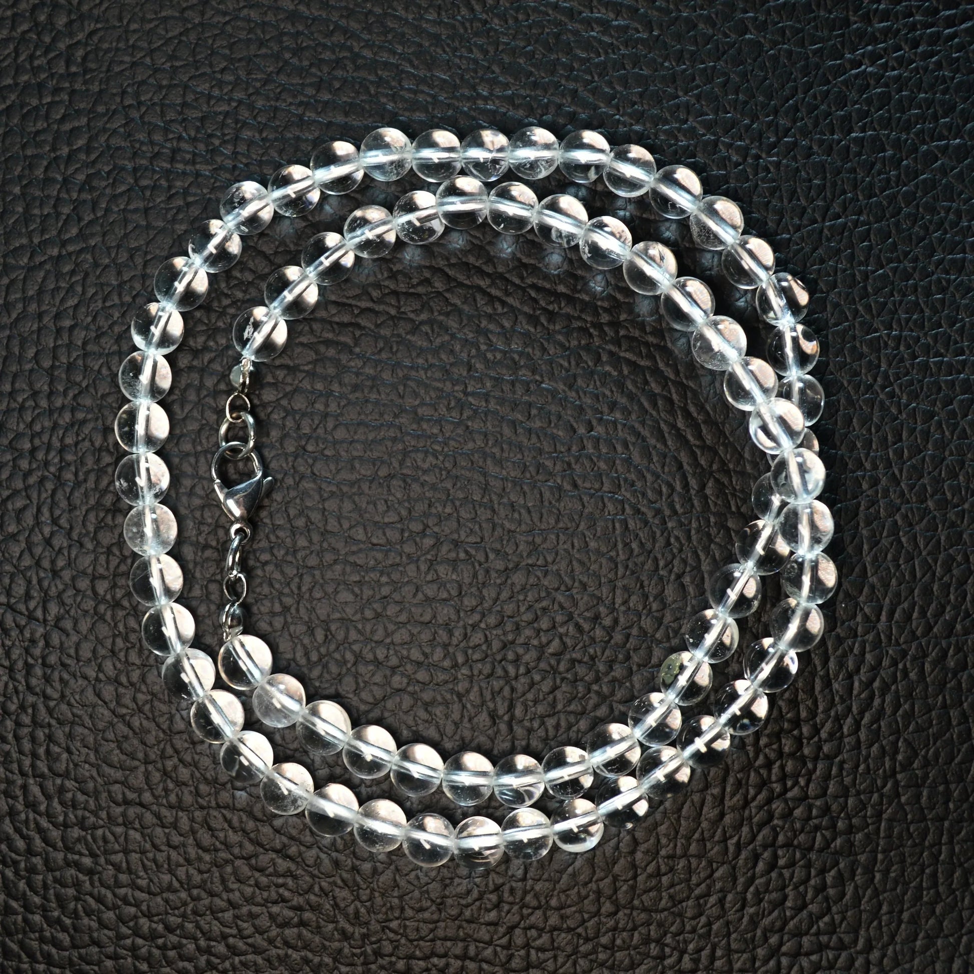 Elegante Bergkristall Kette mit transparenten 6mm Kristallperlen – perfekt als Geschenk oder für den Alltag.