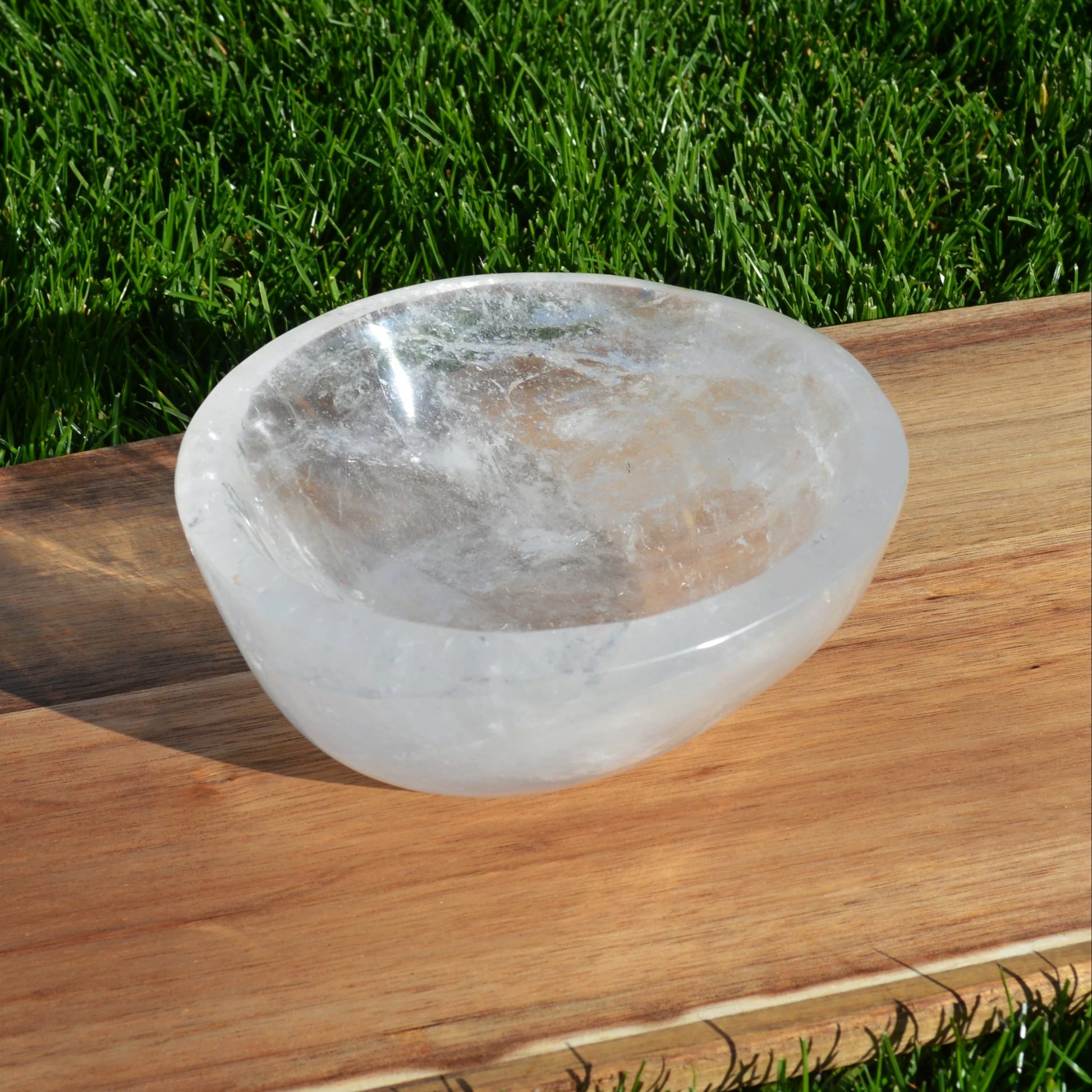 Große Bergkristall-Schüssel aus Madagaskar, Einzelstück, Naturstein mit einzigartiger Struktur, für Deko oder Sammler.