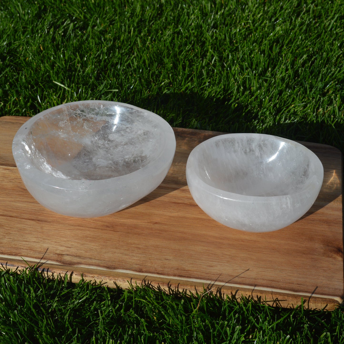 Zwei Bergkristall-Schüsseln aus Madagaskar – große und kleine Variante, echte Natursteine, Unikate, für Sammler oder Deko