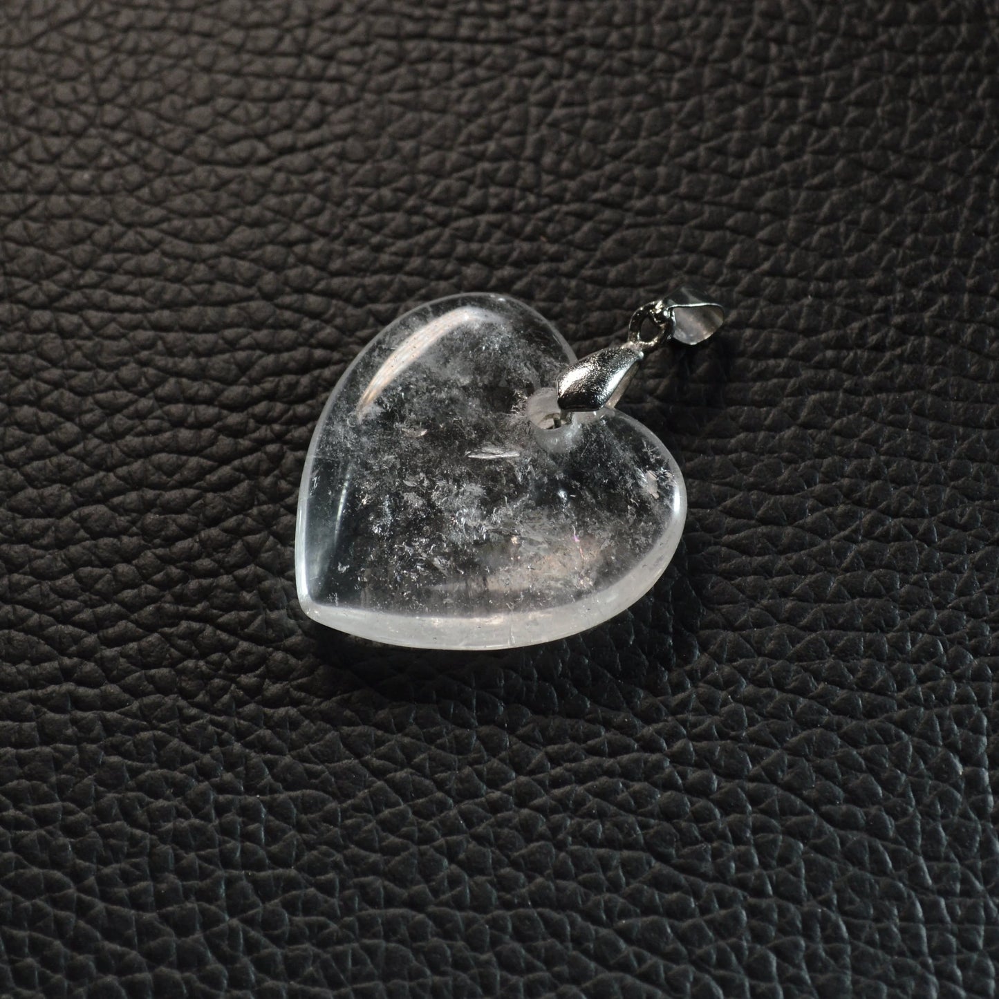 Bergkristall Herz Anhänger mit Regenbogen