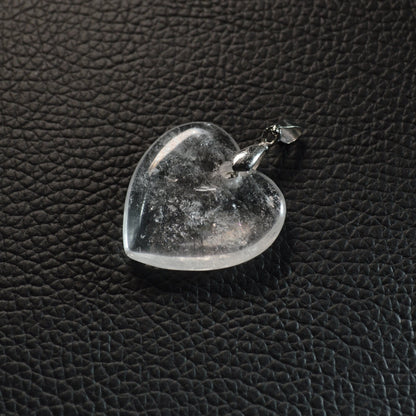 Bergkristall Herz Anhänger mit Regenbogen