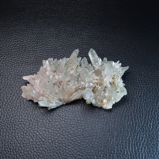 Bergkristall (Nadelquarz) Stufe mit Chlorit