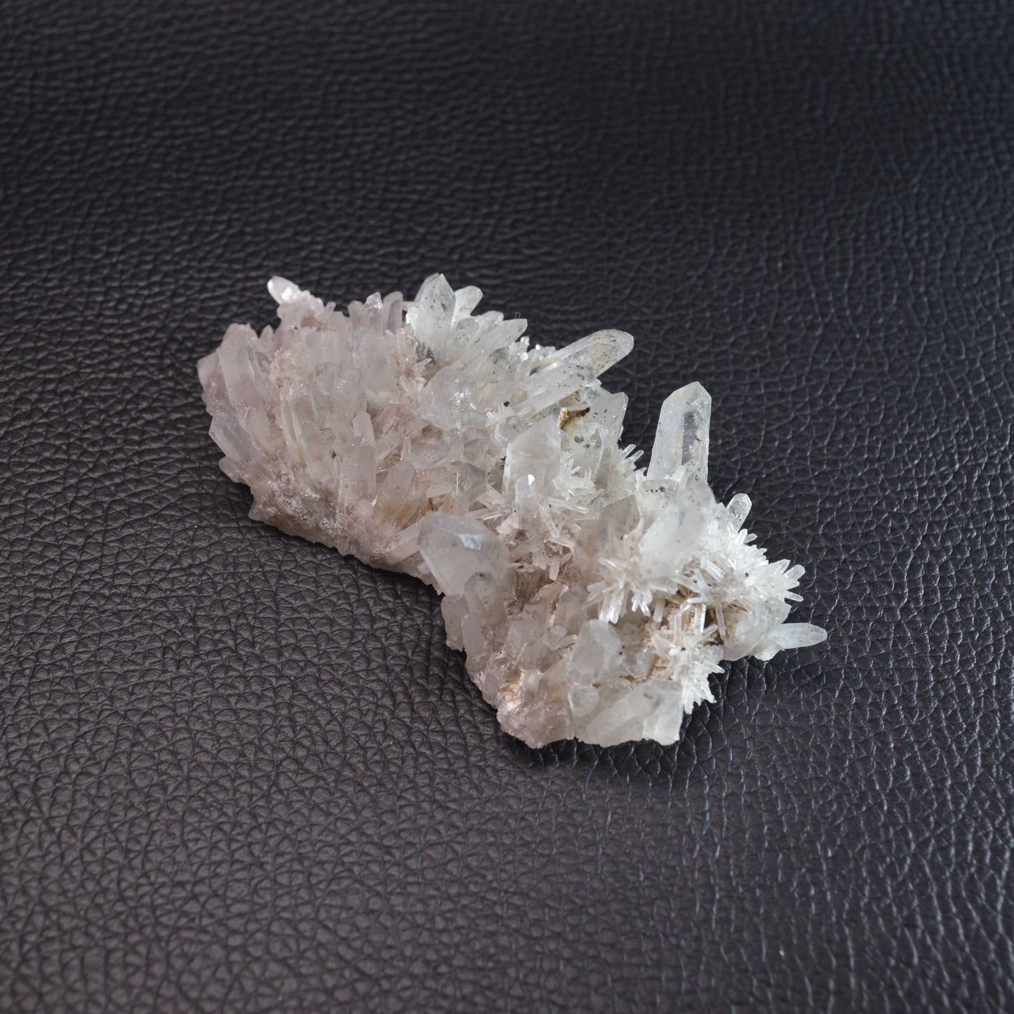 Bergkristall (Nadelquarz) Stufe mit Chlorit