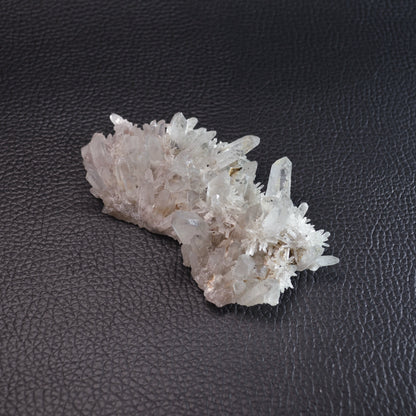 Bergkristall (Nadelquarz) Stufe mit Chlorit