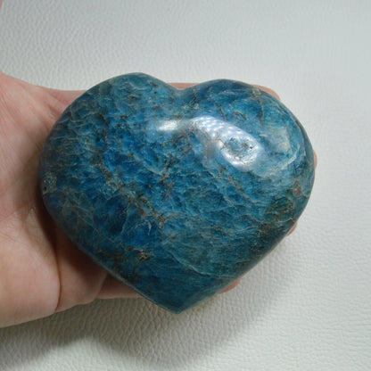 Blauer Apatit Herz (Groß)
