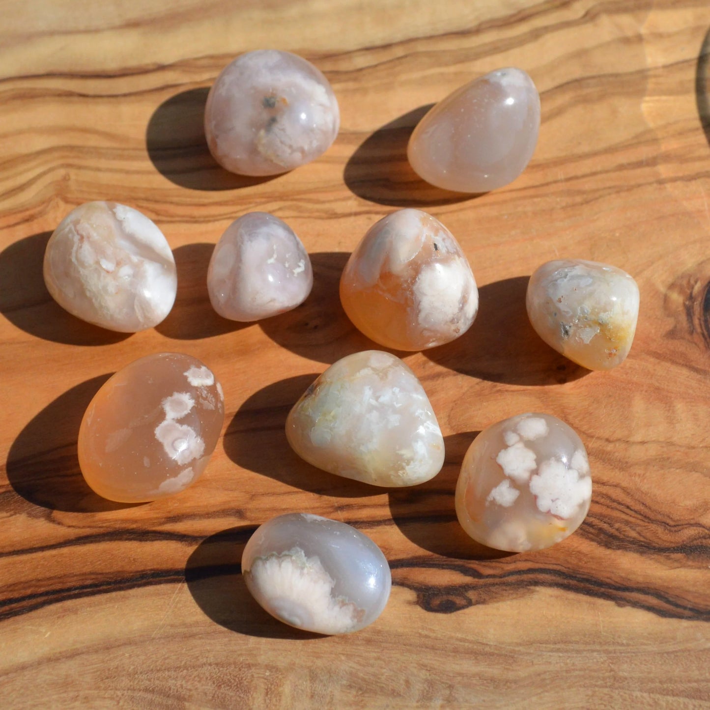 Kirschblütenachat Trommelstein