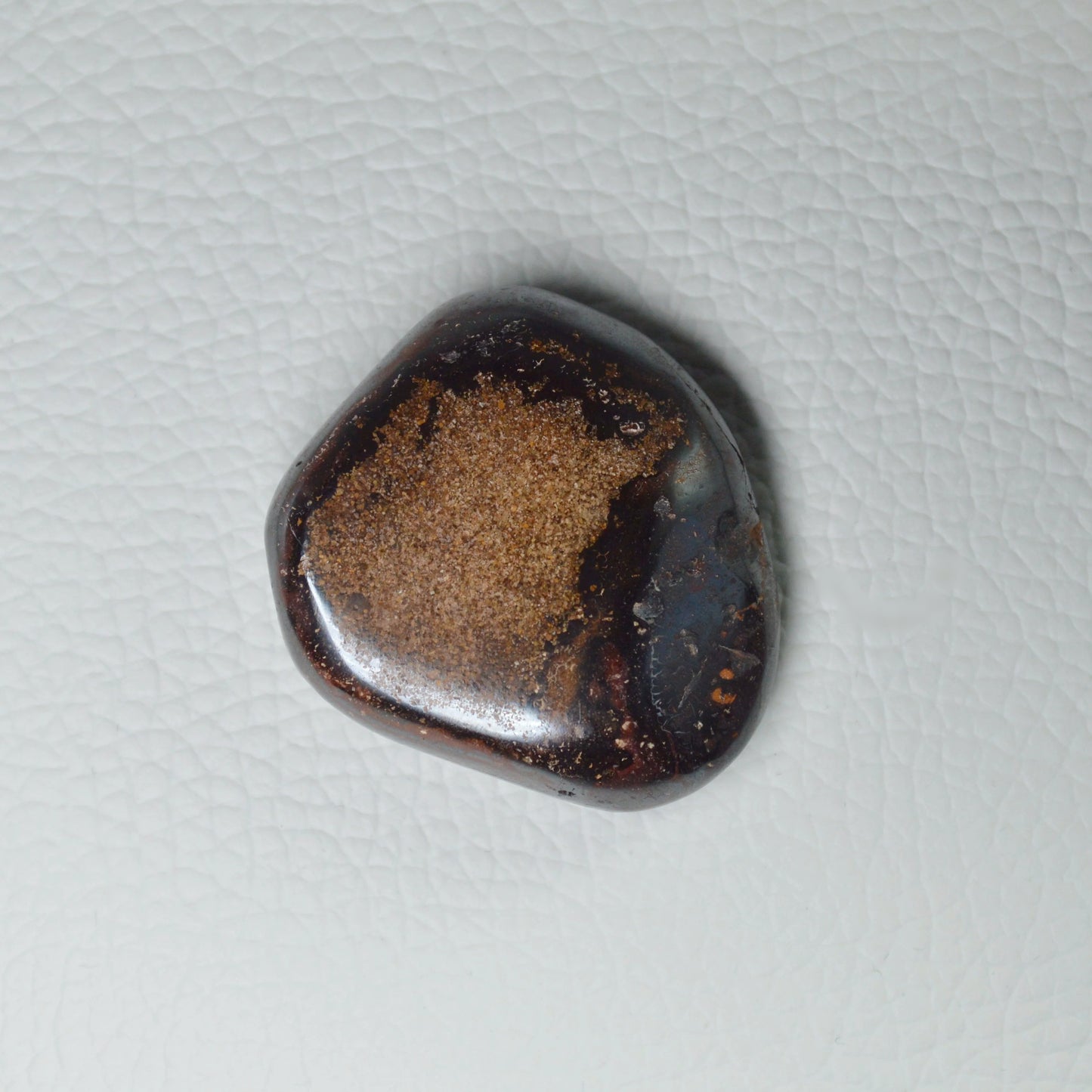 Boulder Opal Nuss