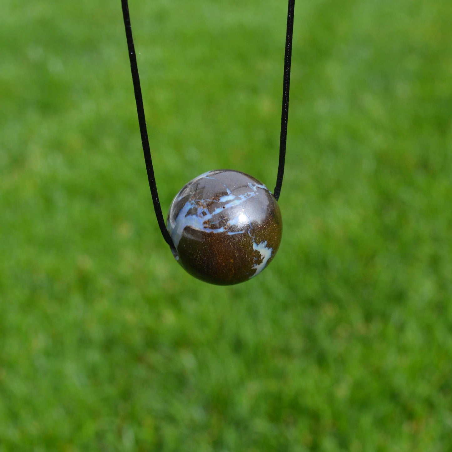 Boulder Opal Kugel Anhänger