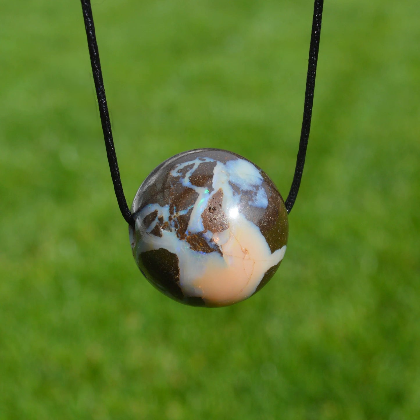 Boulder Opal Kugel Anhänger