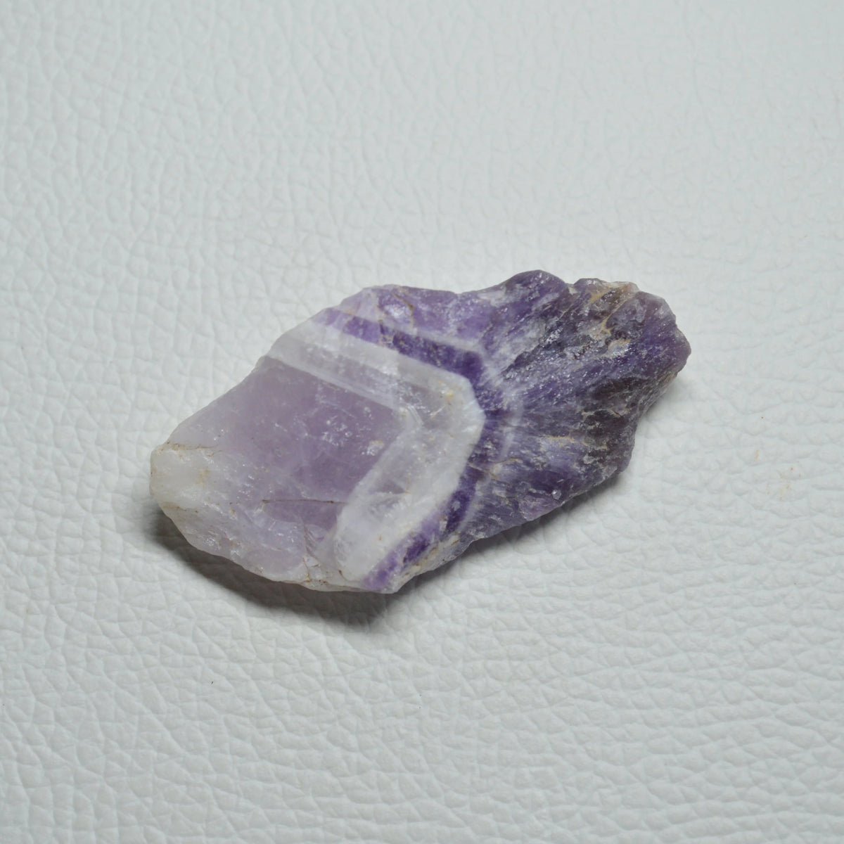 Chevron-Amethyst Rohstein