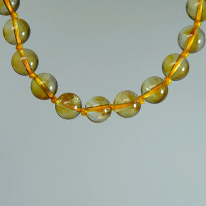 Citrin Kette mit gebrannten Kristallperlen – 45 cm Edelstein Halskette. Nahansicht.