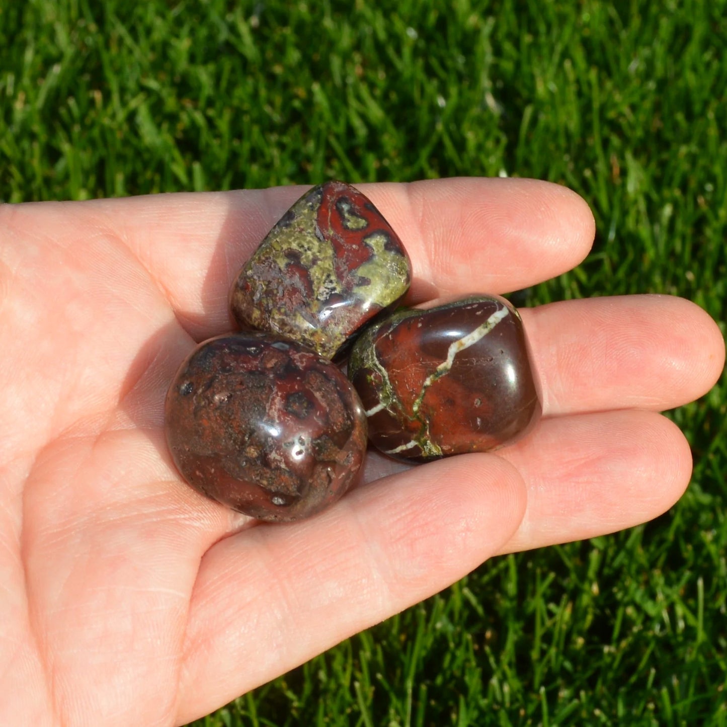 Drachenblut Jaspis Trommelstein