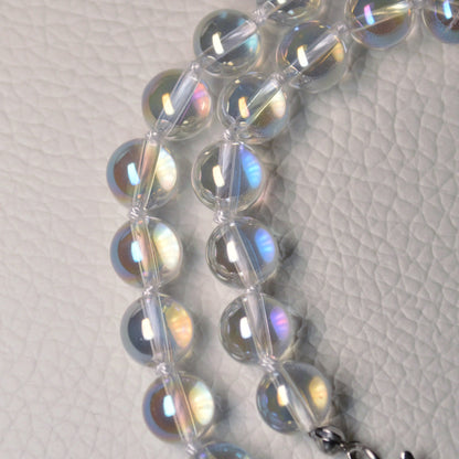 Echte Angel Aura Bergkristall Kette mit klaren Kristallperlen – 45 cm Edelstein Halskette. Nahansicht.