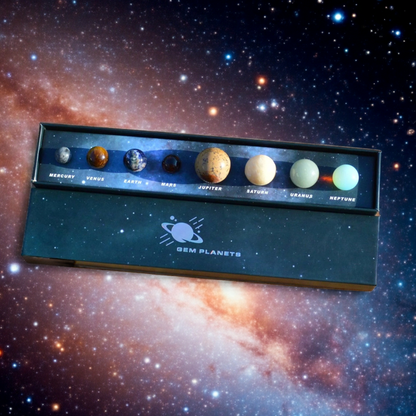 Edelstein Planeten Geschenkbox mit 8 Planetenkugeln aus Natursteinen – Sonnensystem Set. 