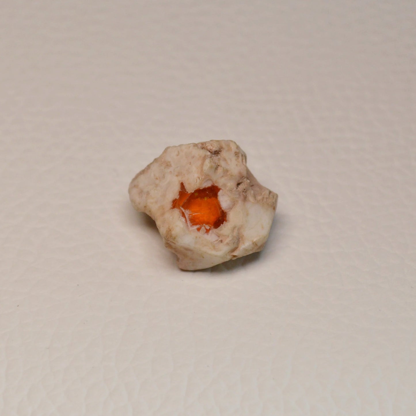 Feueropal in Matrix