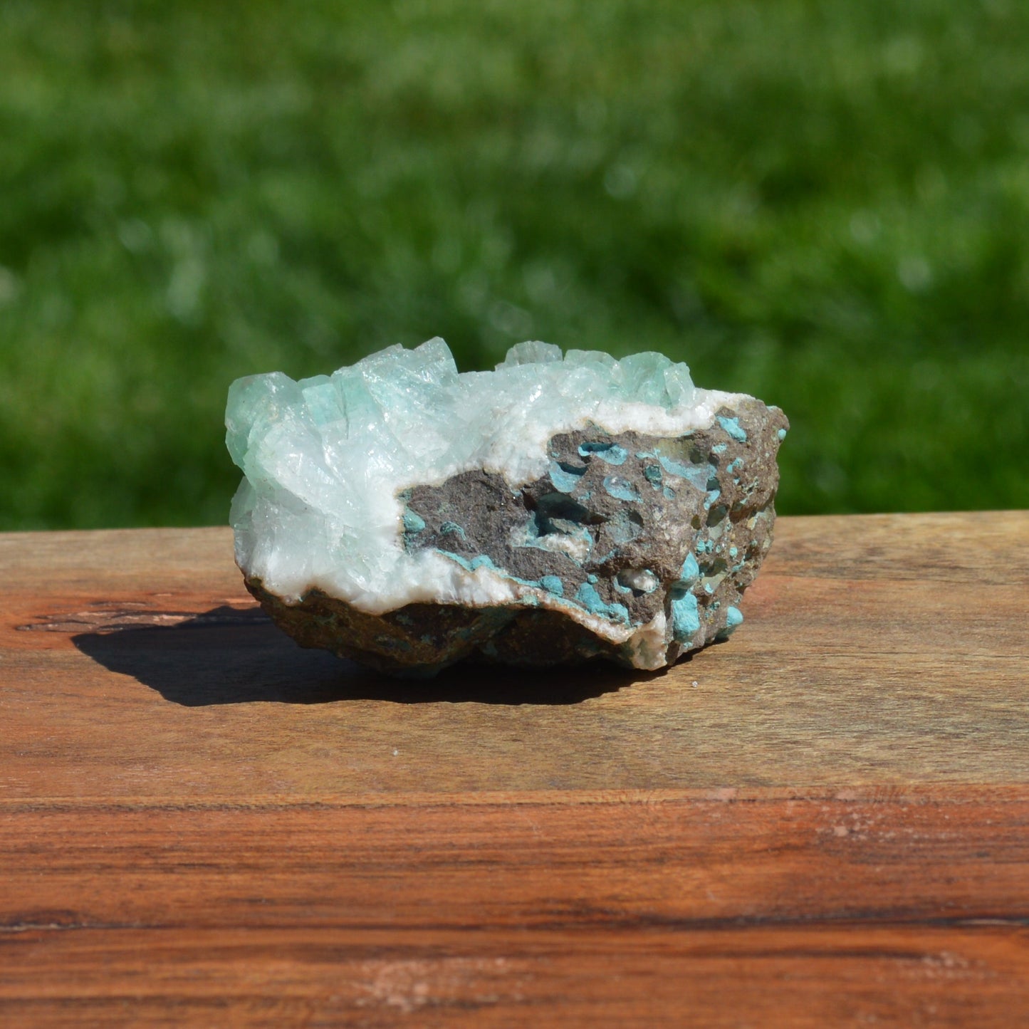 Grüner Fluorapophyllit (Aphophyllit) Stufe