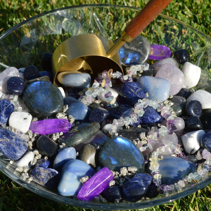 Natural Crystals - Galaxy Crystal Confetti (flashy funkelnde Kristallmischung) aus Trommelsteinen, Splitterarmbändern und mehr.