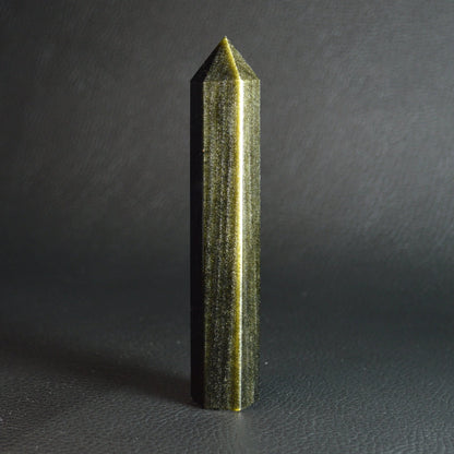 Gold-Obsidian Turm