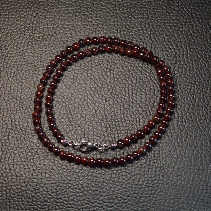 Elegante Granat Kette mit 4mm Kristallperlen – perfekt als Geschenk oder für den Alltag.