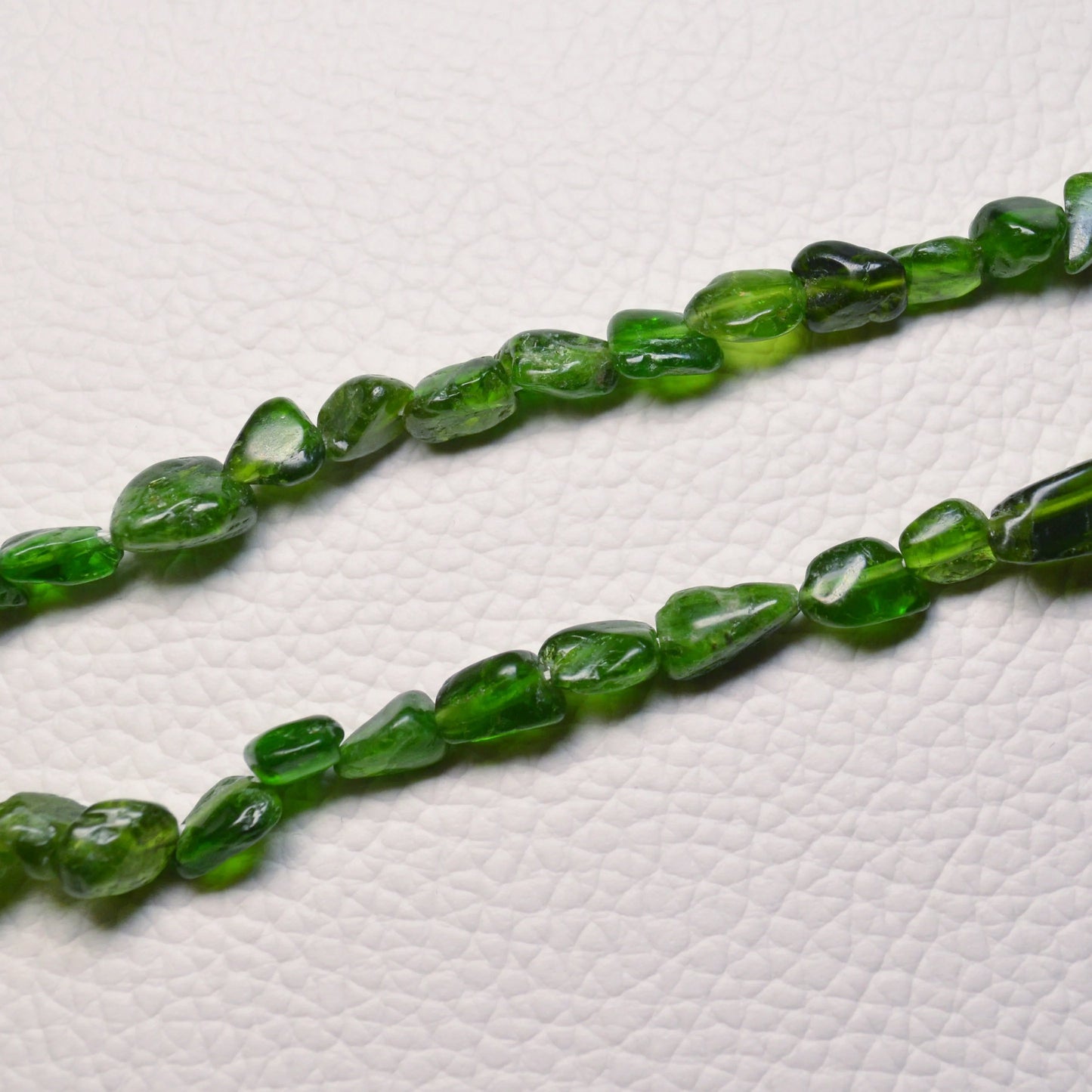 Handgemachte Chromdiopsid Halskette  extra Qualität – hochwertiger Naturstein-Schmuck. Nah.