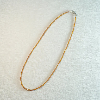 Handgemachte Hessonit Granat Halskette mit facettierten Kristallperlen – hochwertiger Naturstein-Schmuck.