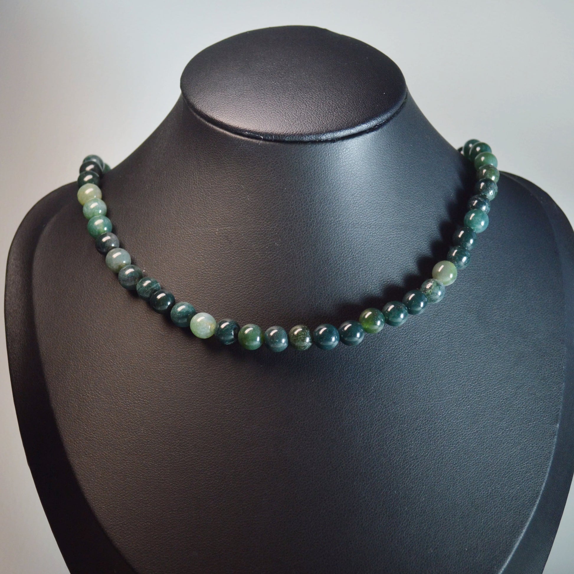 Handgemachte Moosachat Halskette mit Kristallperlen – hochwertiger Naturstein-Schmuck.