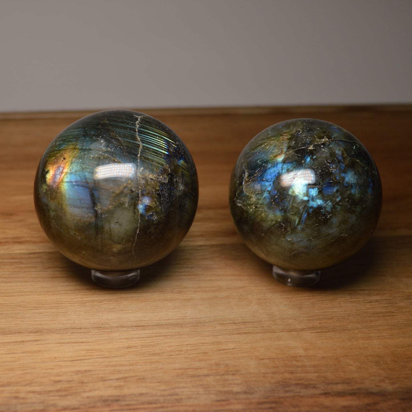 Labradorit Kugel, verschiedene Größen