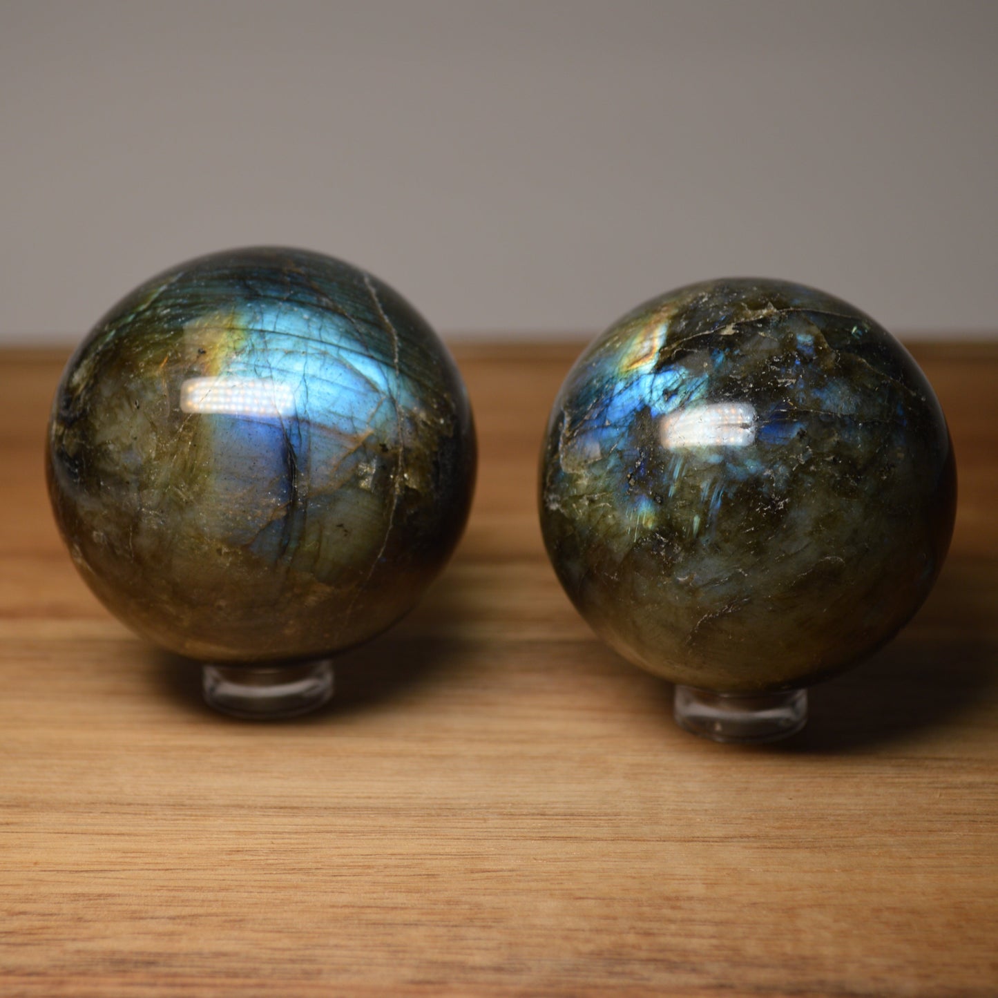 Labradorit Kugel, verschiedene Größen