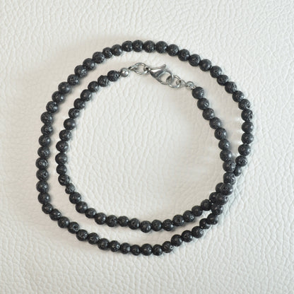 Elegante Lavastein Kette mit 4mm Perlen – perfekt als Geschenk oder für den Alltag.