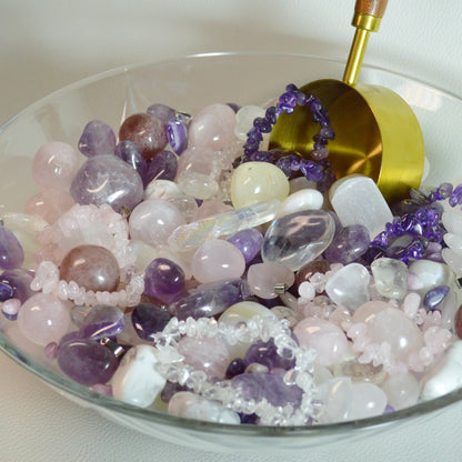 Natural Crystals - Love Crystal Confetti (Liebevolle Kristallmischung) aus Trommelsteinen, Splitterarmbändern und mehr.