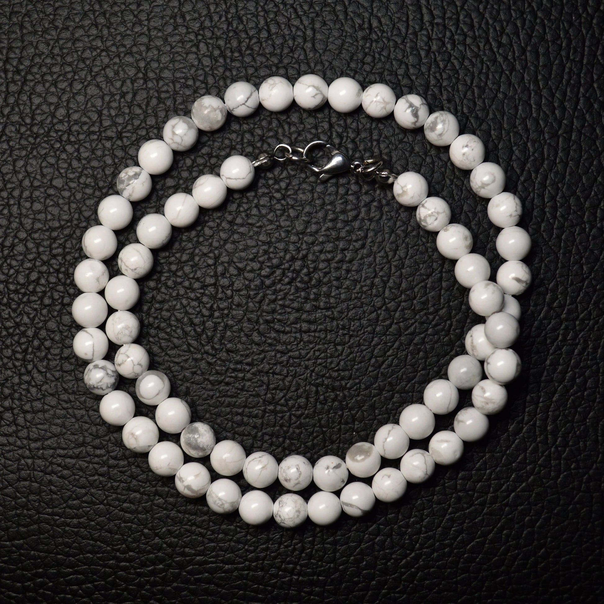 Elegante Magnesit Kette mit  6mm Kristallperlen – perfekt als Geschenk oder für den Alltag.