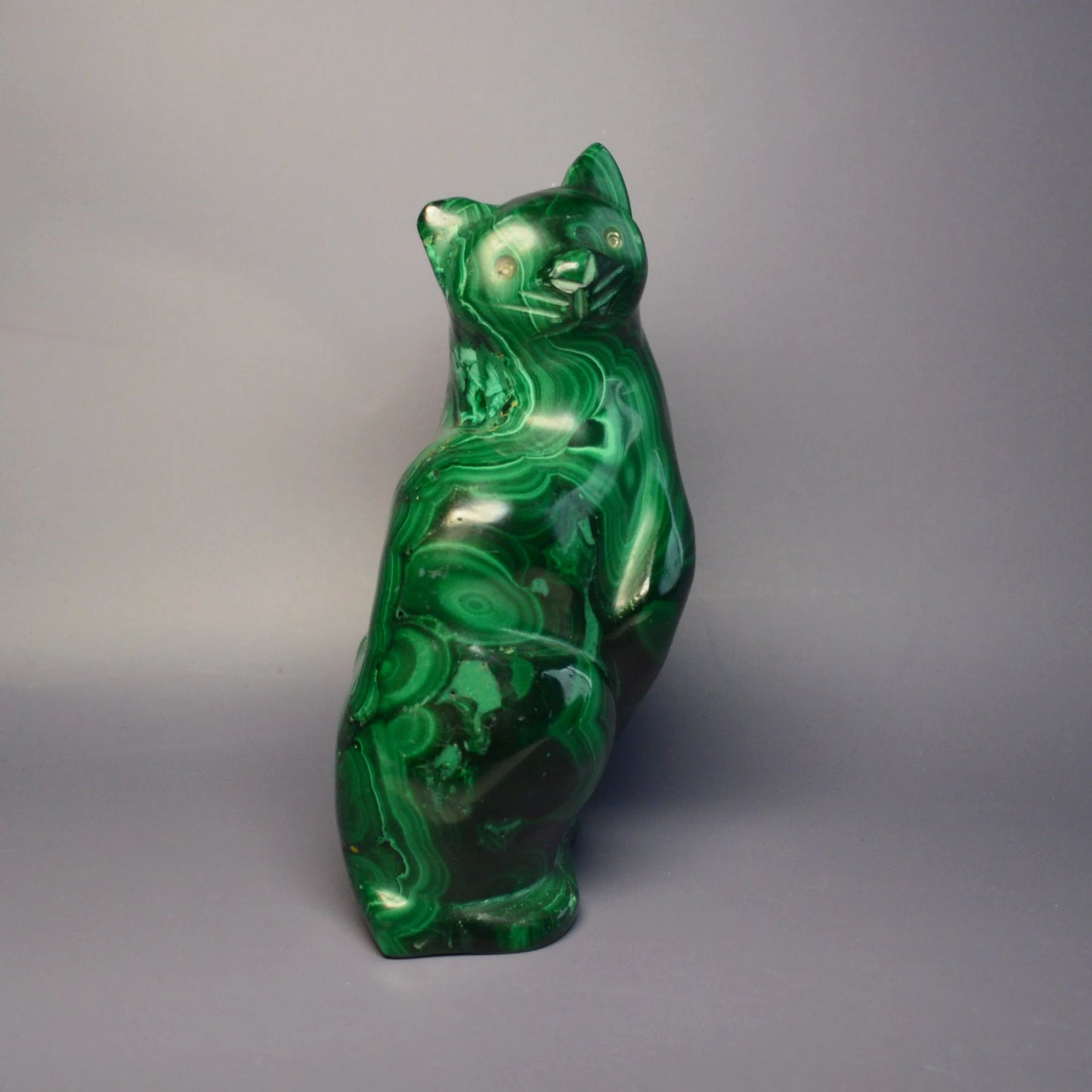 Handgeschnitzte Malachit-Katzenfigur, glänzend, Unikat.