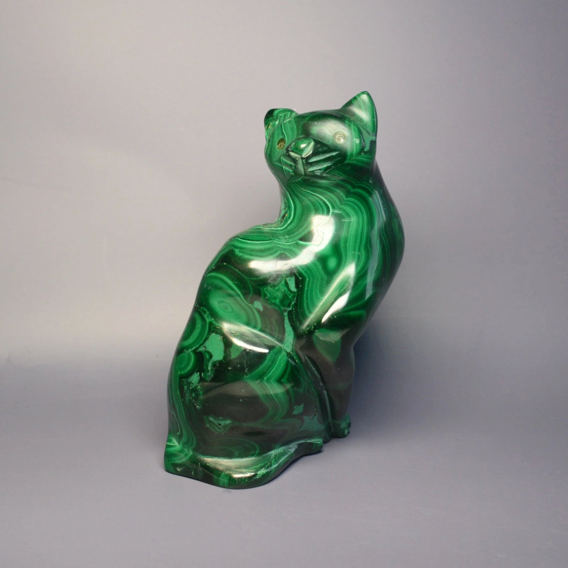 Malachit-Figur Katze, handgearbeitet, glänzend poliert.