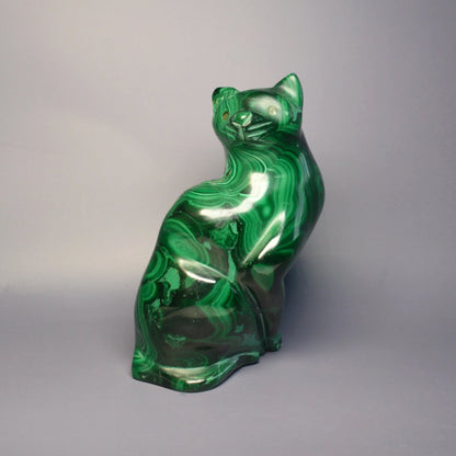 Malachit-Figur Katze, handgearbeitet, glänzend poliert.