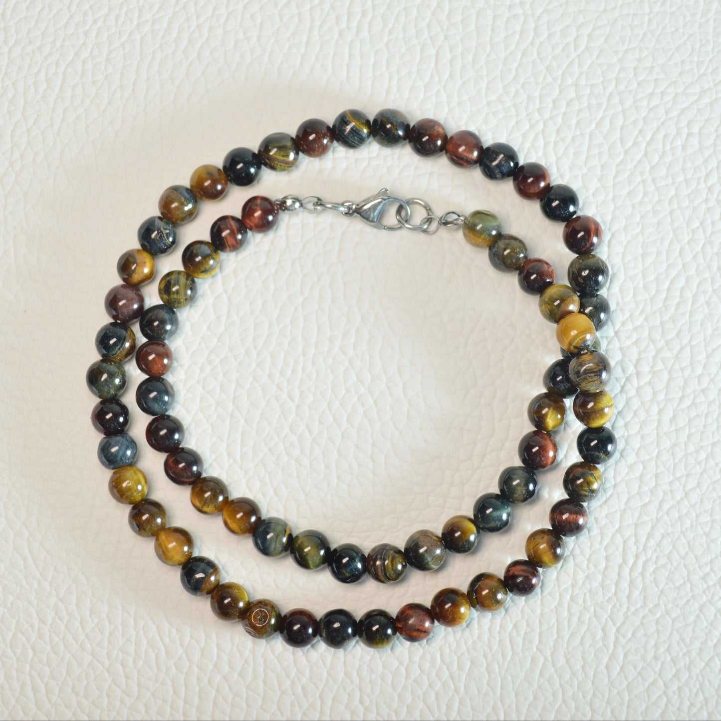 Elegante mehrfarbiges Tigerauge Kette mit 6mm Kristallperlen – perfekt als Geschenk oder für den Alltag.
