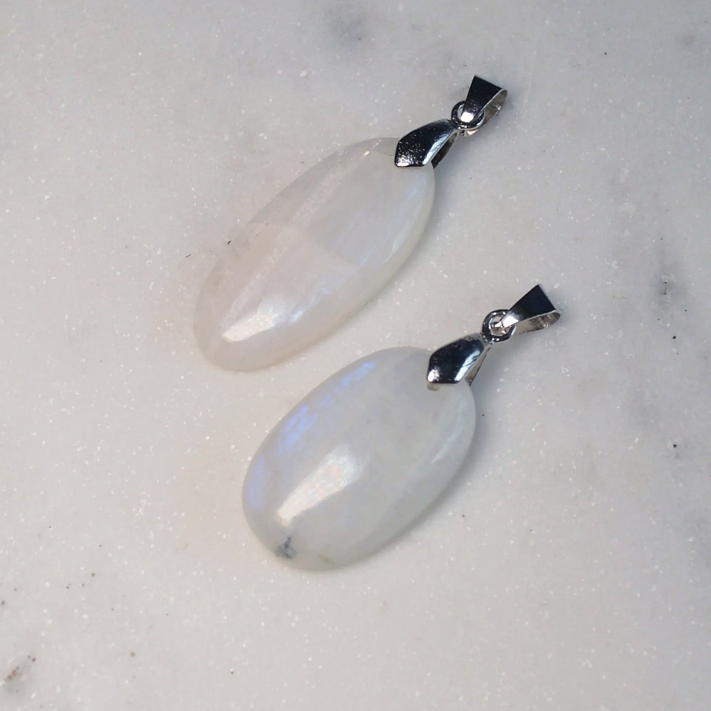 Regenbogenmondstein (weißer Labradorit) Anhänger