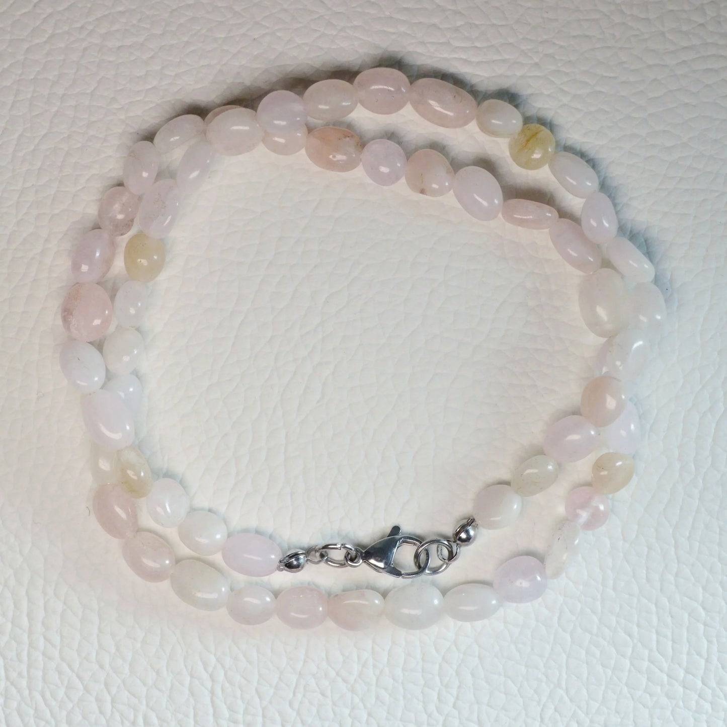 Elegante Morganit Kette mit Nuggets  – perfekt als Geschenk oder für den Alltag.