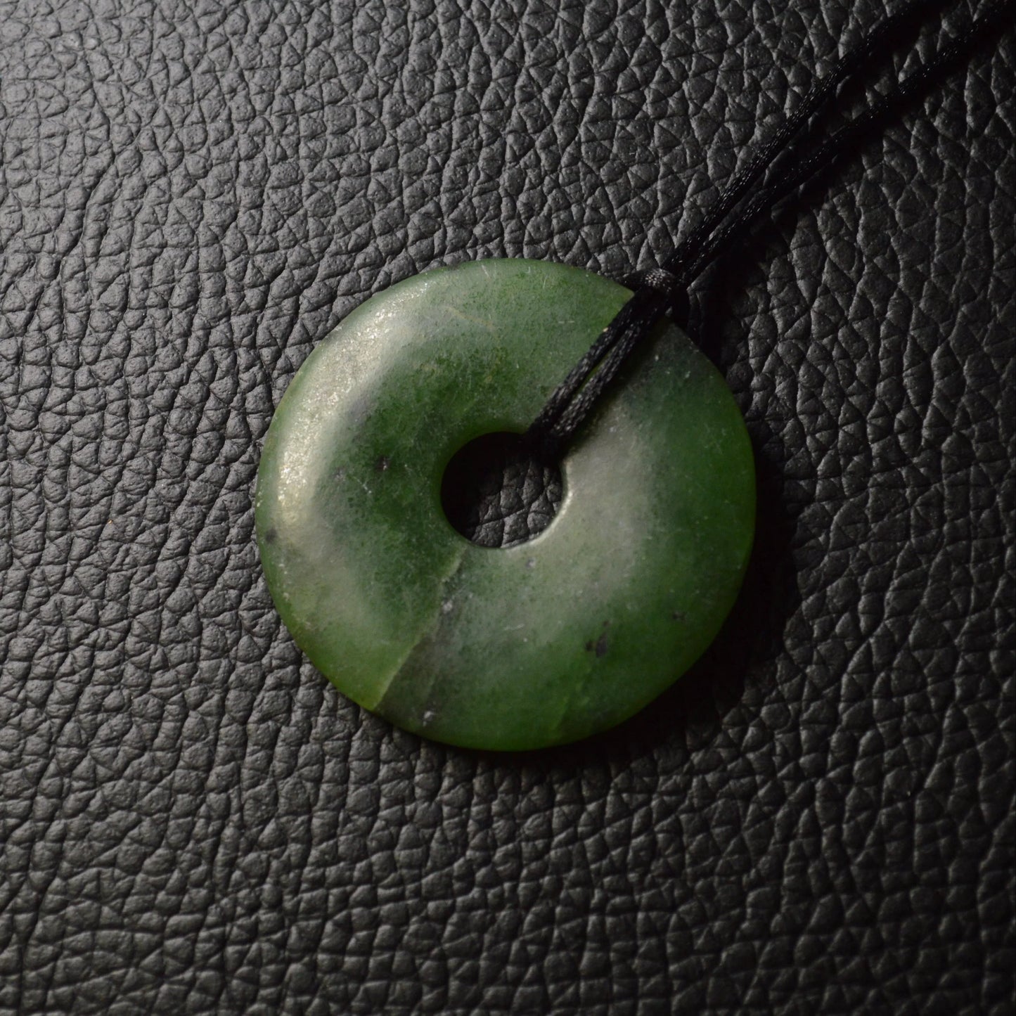 Nephrit Jade Donut - 40mm