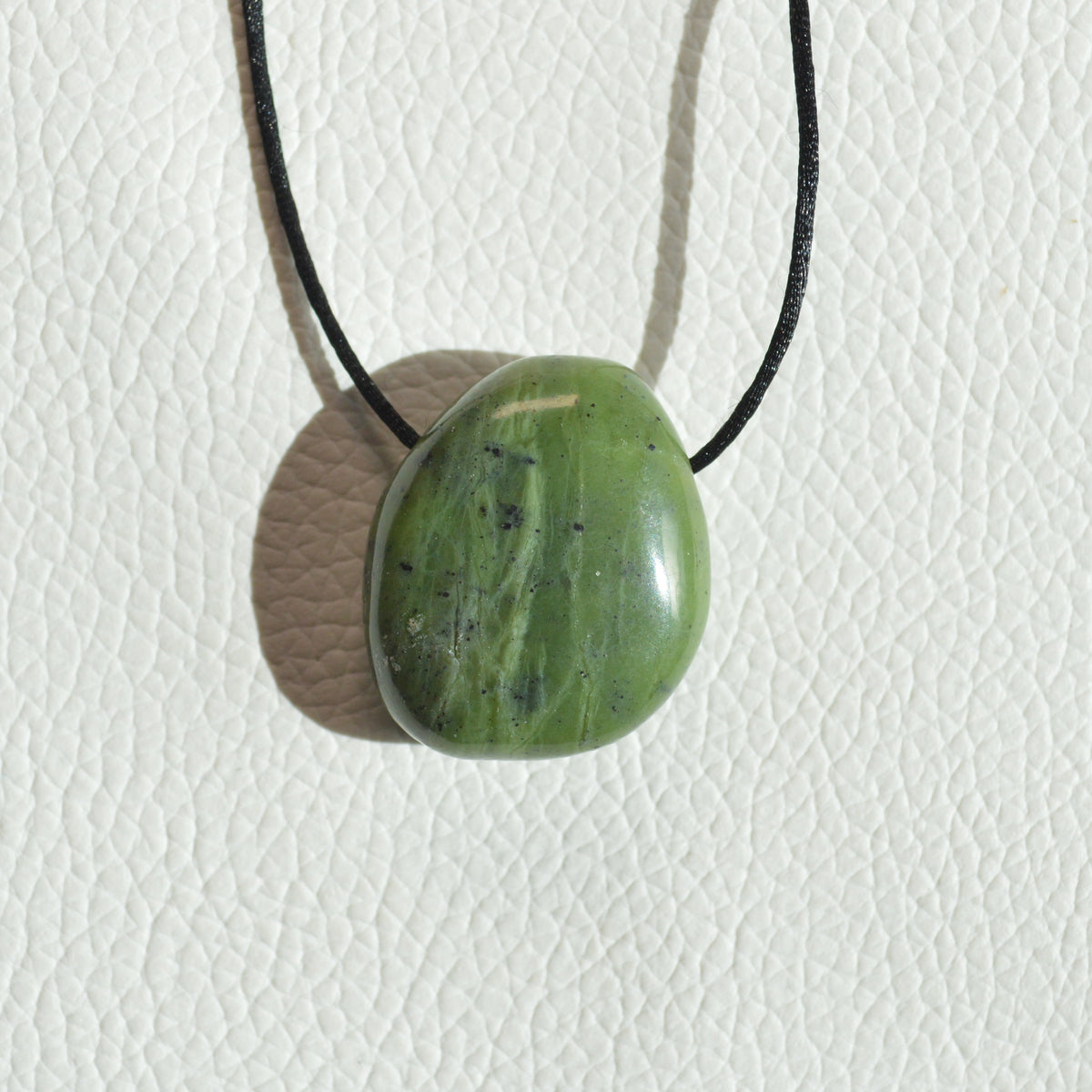 Neprit Jade Anhänger
