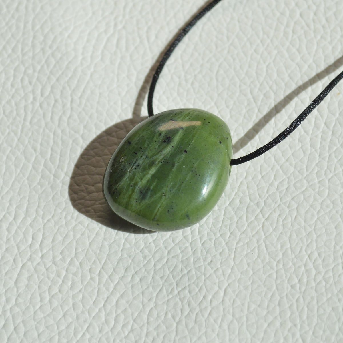 Neprit Jade Anhänger