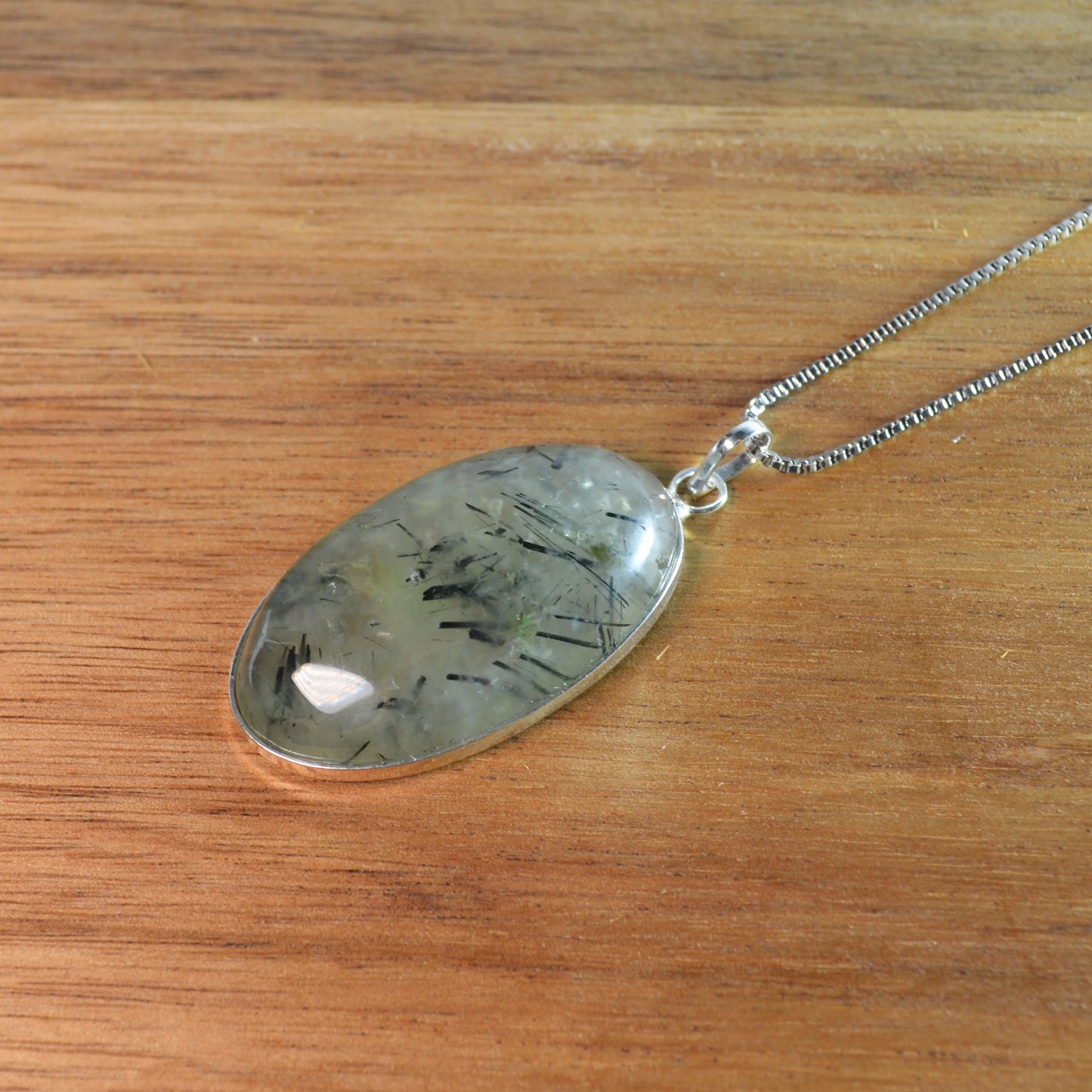 Prehnit mit Rutil Anhänger