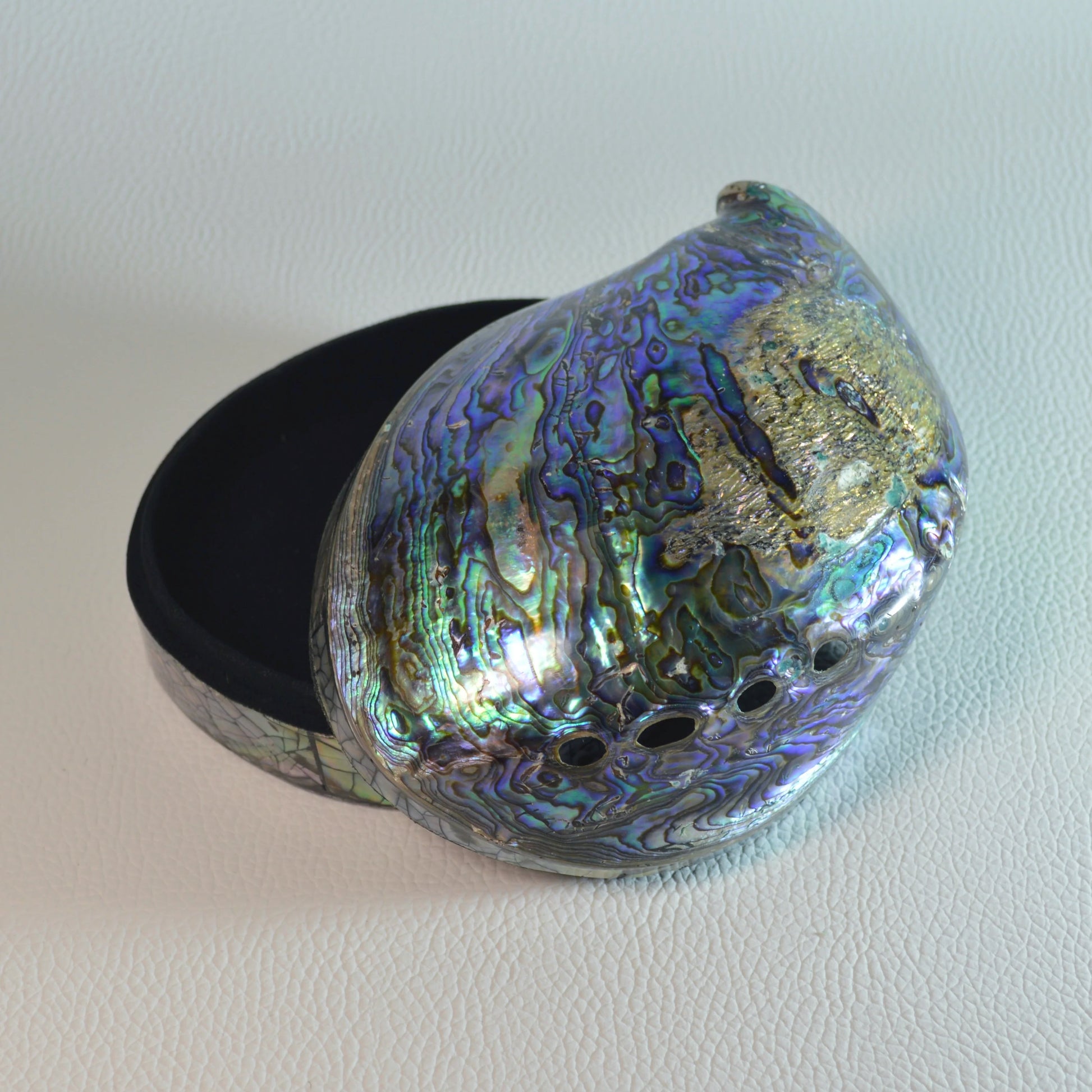 Handgefertigte Schmuckschatulle aus Regenbogen Abalone mit Perlmutt, ideal für Ringe, Ohrringe und Halsketten und mehr.