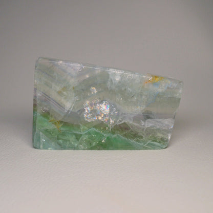 Regenbogenfluorit Platte mit Regenbögen