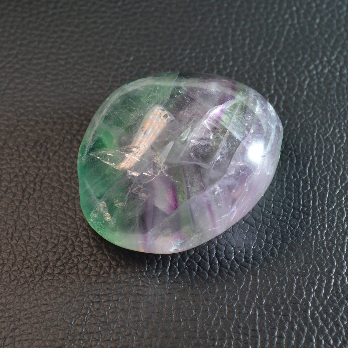 Regenbogenfluorit Handstein