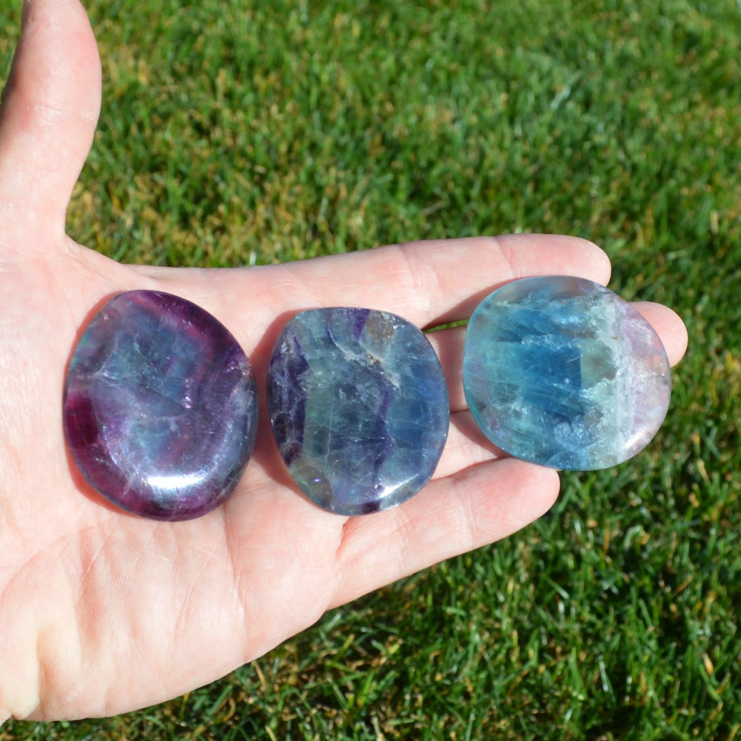 Regenbogenfluorit Handstein, Flach